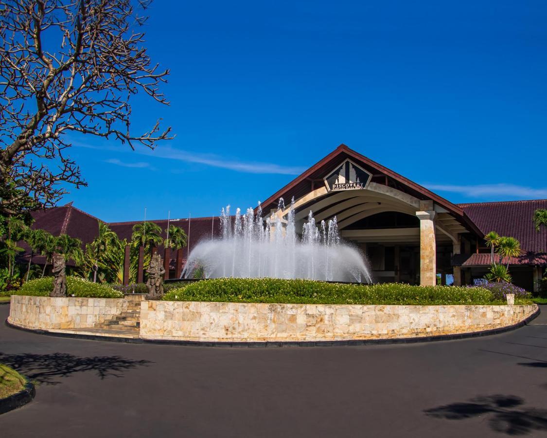 Discovery Kartika Plaza Hotel Kuta Lombok Eksteriør billede The entrance of the resort