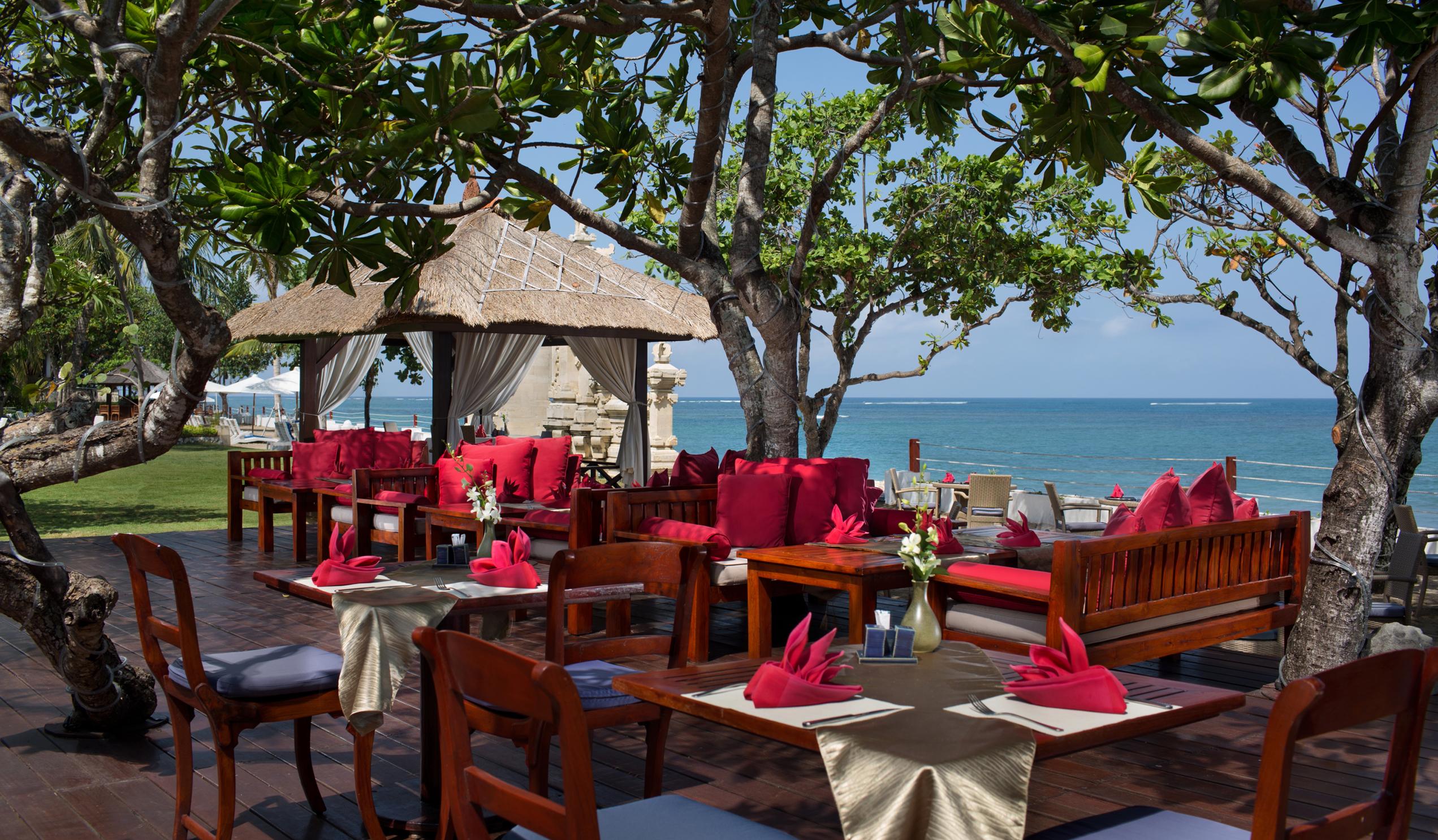 Discovery Kartika Plaza Hotel Kuta Lombok Eksteriør billede The Deck